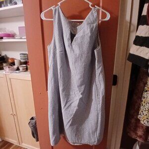 Vertical Stripe Seamless Dress